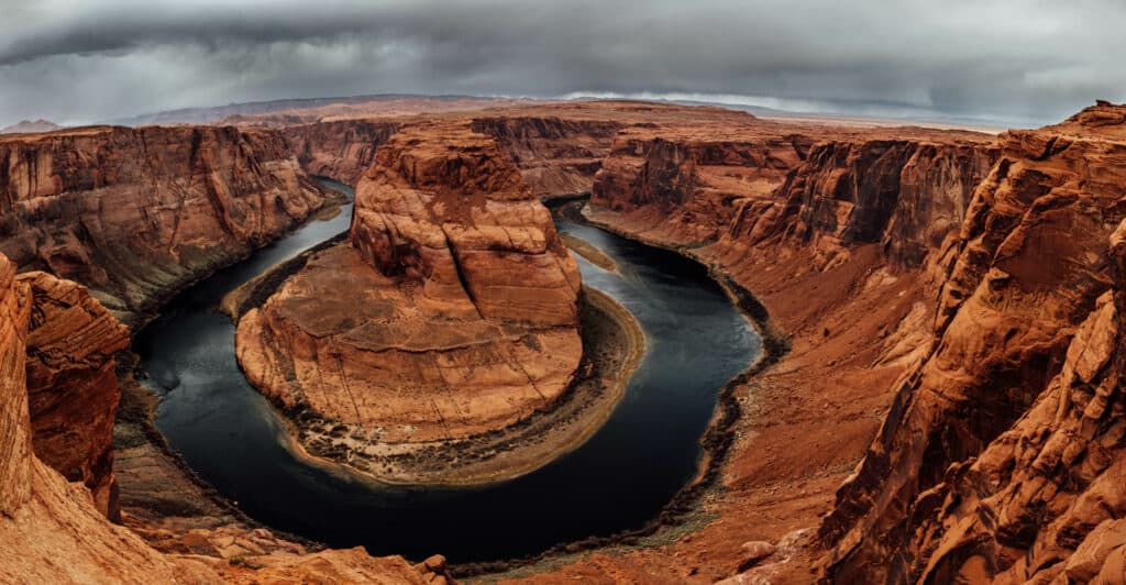 panorama of Horseshoe Bend in Page, AZ