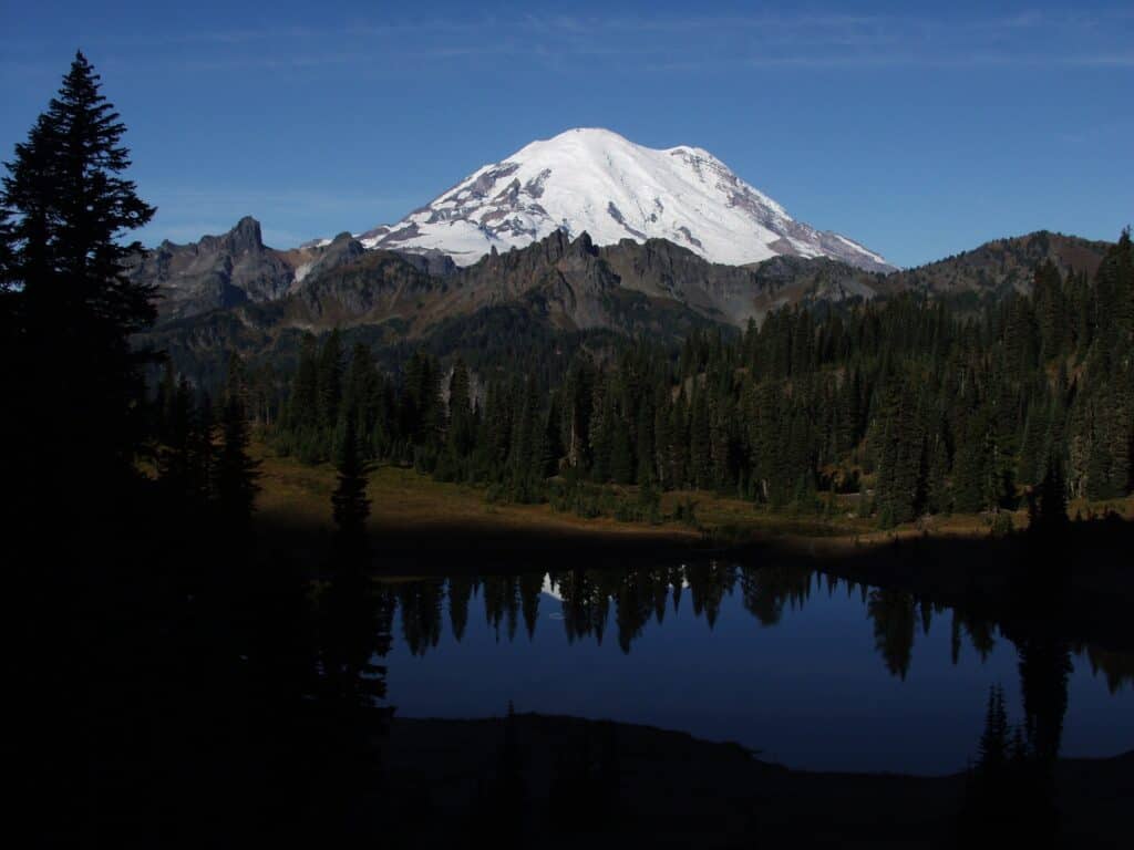 View of Mount Rainier and an alpine lake. A beautiful place for a Washington state elopement